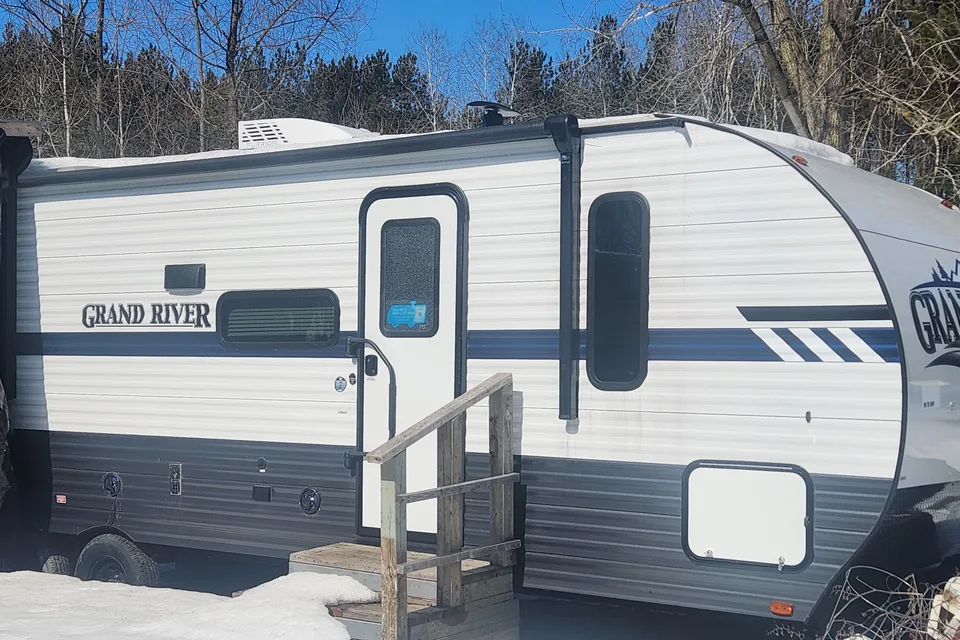Bill's Grand River 32BHS Travel Trailer