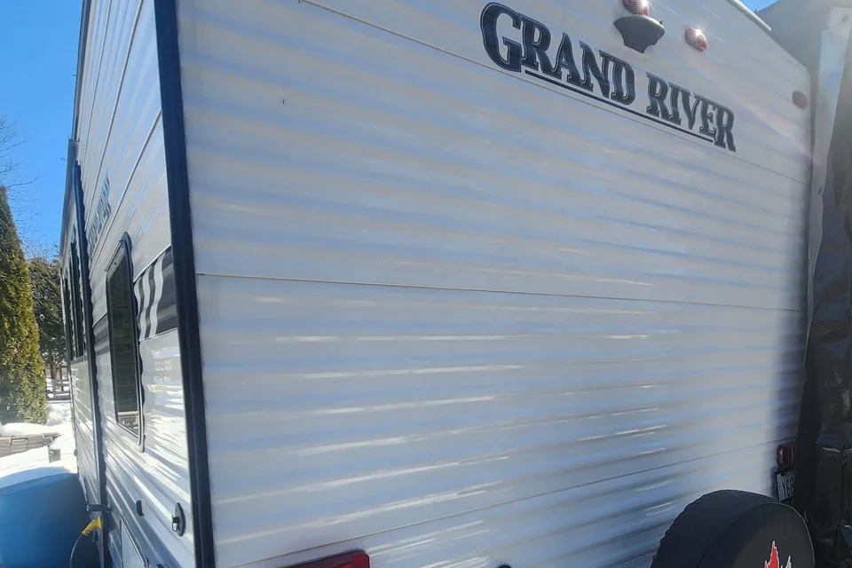 Bill's Grand River 32BHS Travel Trailer