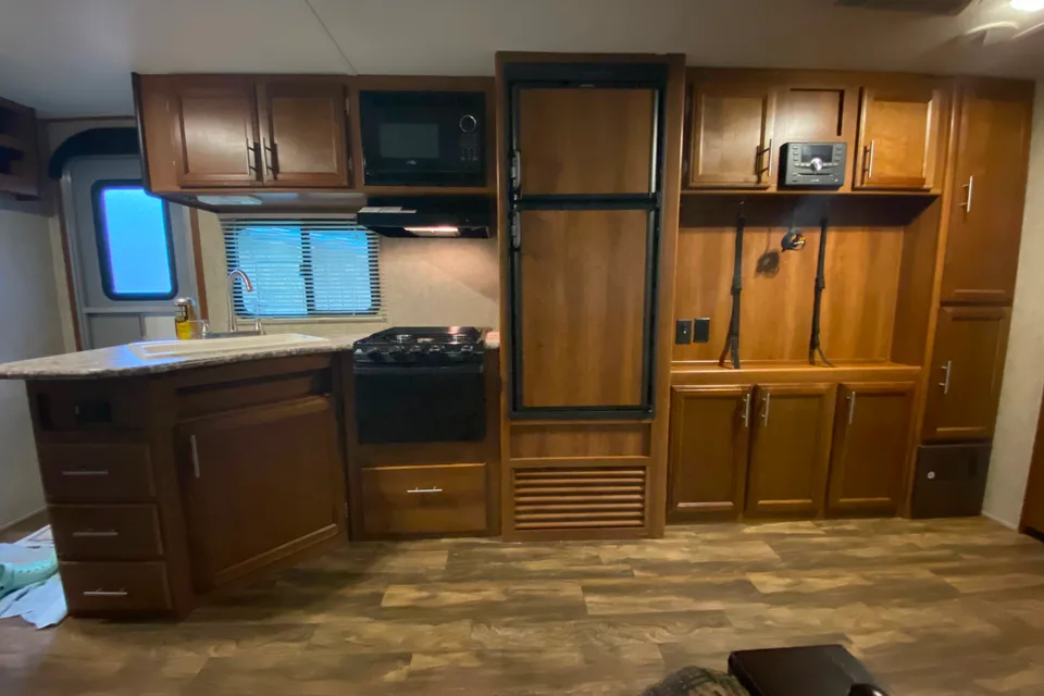 Janice's Prime Time Avenger ATI Travel Trailer