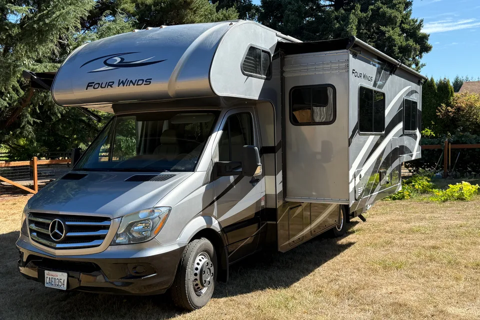 Cascade cruiser - Thor Motor Coach Four winds 24bl Class C