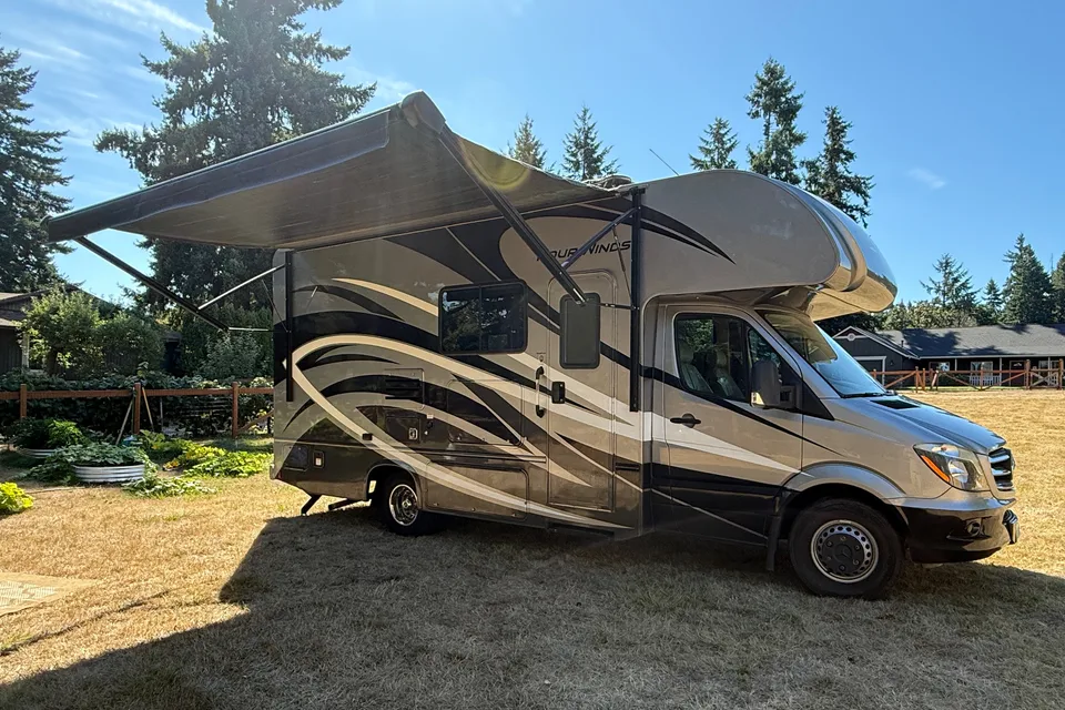 Cascade cruiser - Thor Motor Coach Four winds 24bl Class C