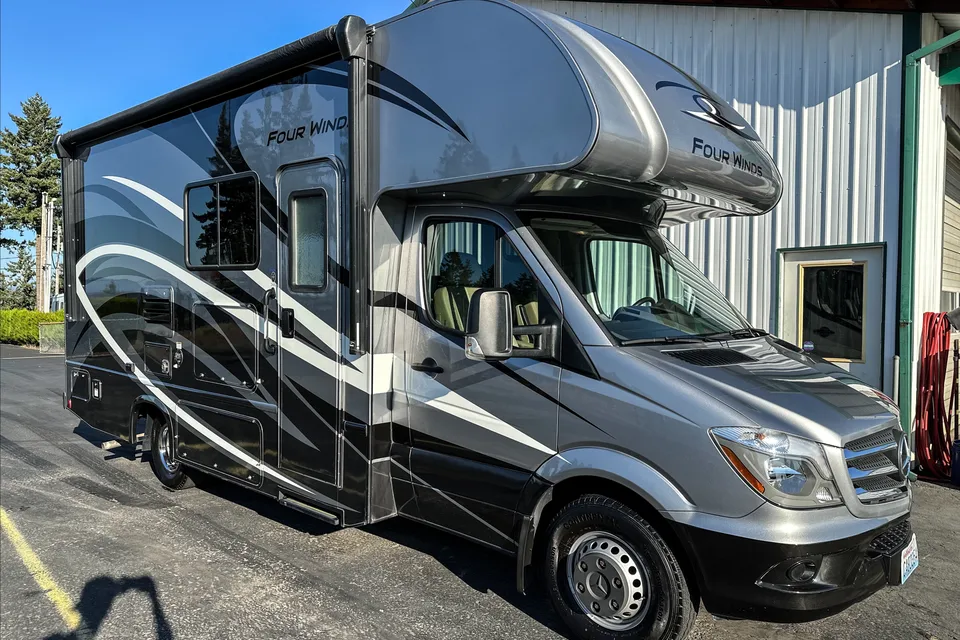 Cascade cruiser - Thor Motor Coach Four winds 24bl Class C