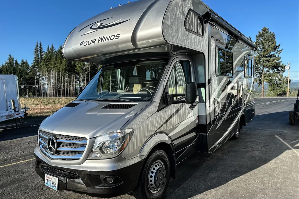 Cascade cruiser - Thor Motor Coach Four winds 24bl Class C