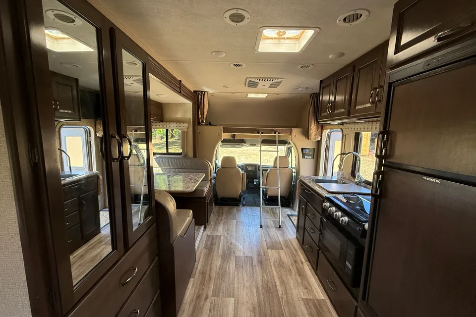 Cascade cruiser - Thor Motor Coach Four winds 24bl Class C