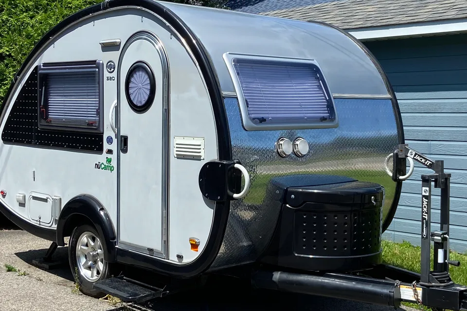 nuCamp 320 Mini-roulotte