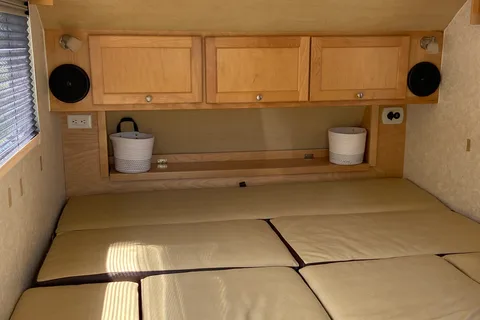 nuCamp 320 Mini-roulotte