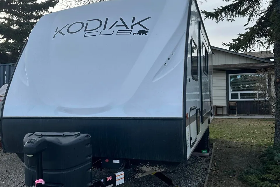 Travel Trailer Pretty Lher's Keystone Kodiak 196 BH