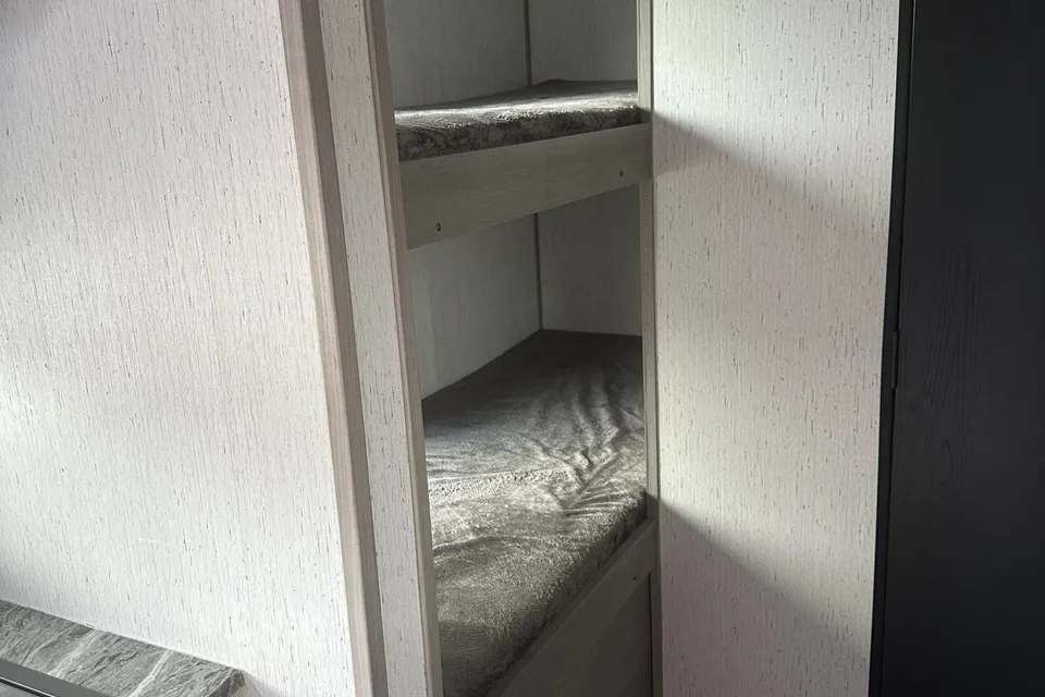 Travel Trailer Pretty Lher's Keystone Kodiak 196 BH