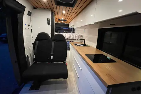 Van-Escapades 23-002 - Promaster 4 places