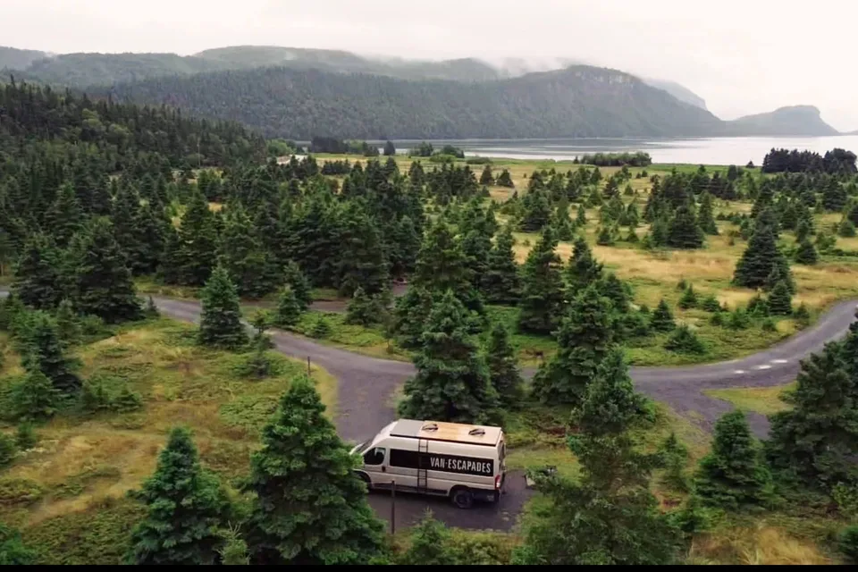 Van-Escapades 23-002 - Promaster 4 places