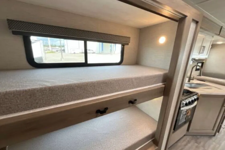 Larry's Thor Motor Coach Freedom Traveler Class A