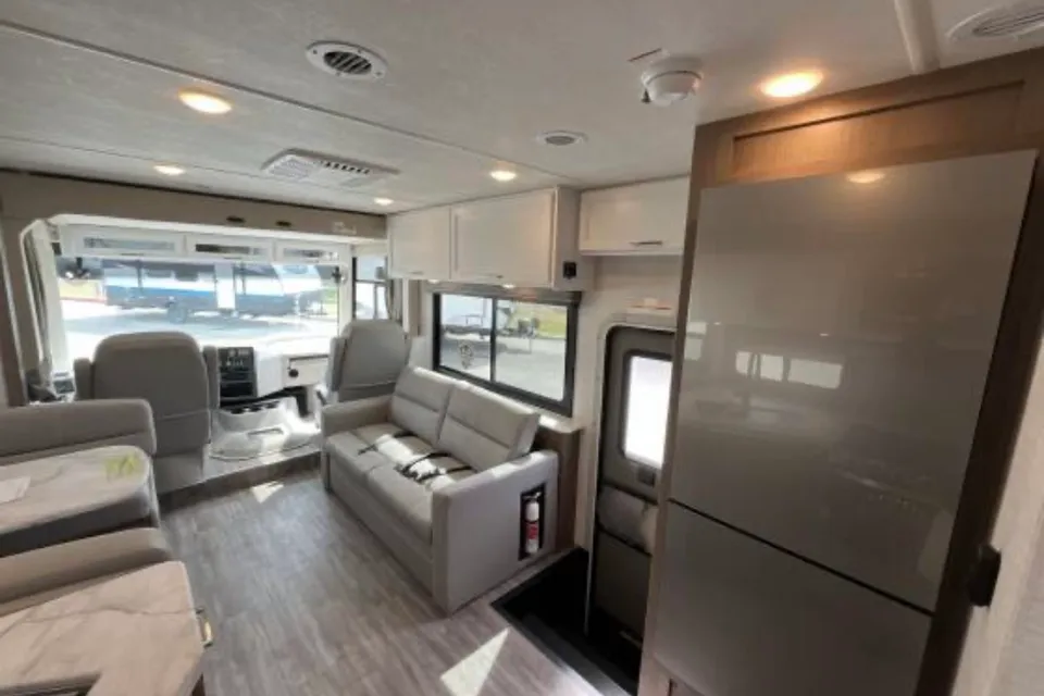 Larry's Thor Motor Coach Freedom Traveler Class A