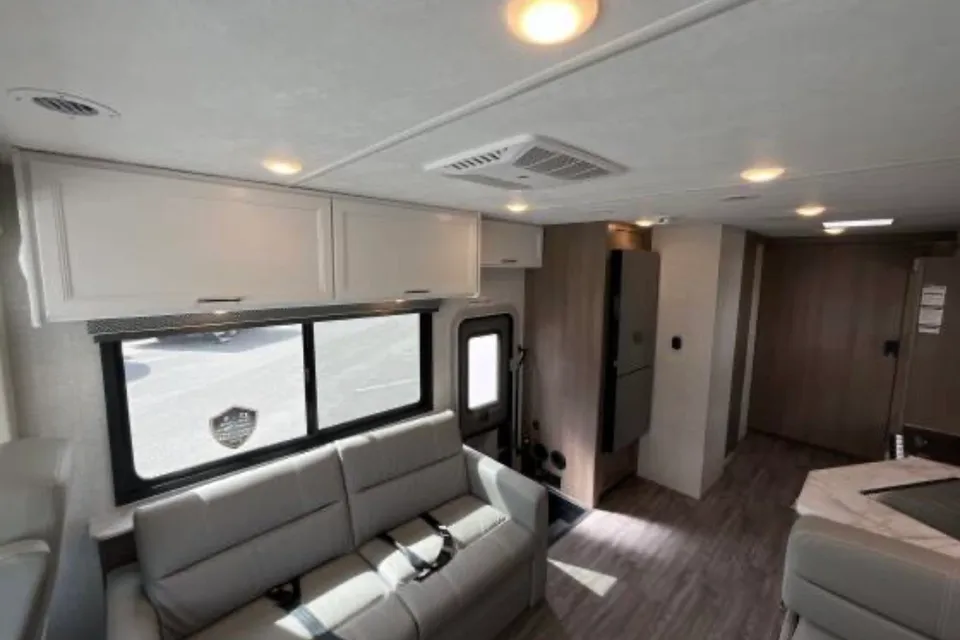 Larry's Thor Motor Coach Freedom Traveler Class A