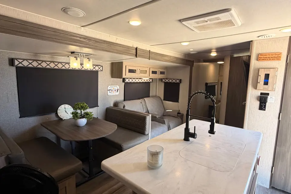Joe's Coachmen 320BHDS Travel Trailer
