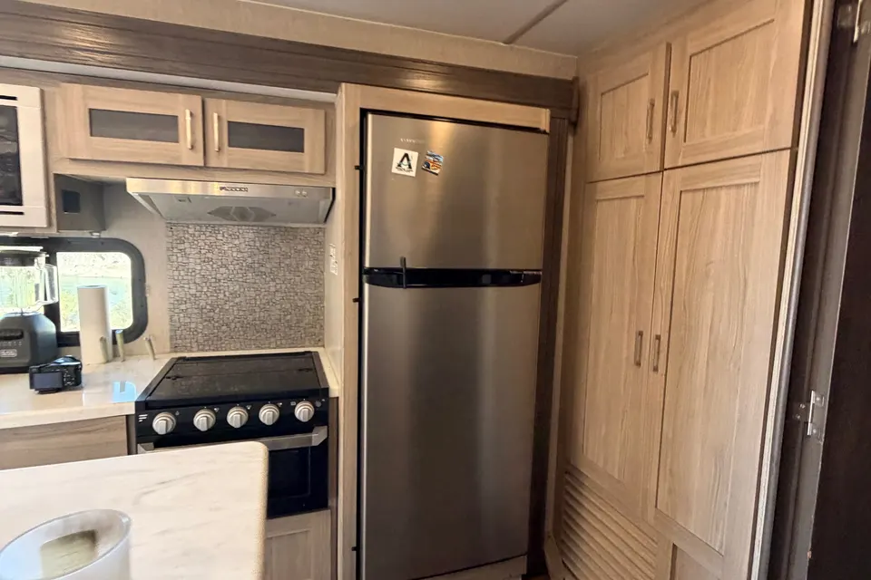 Joe's Coachmen 320BHDS Travel Trailer