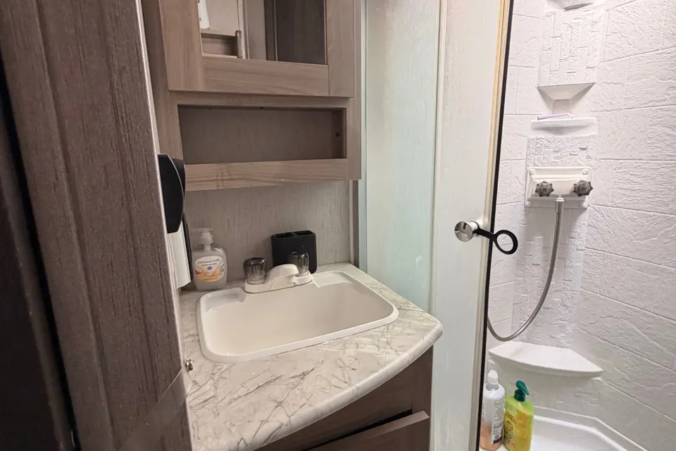 Joe's Coachmen 320BHDS Travel Trailer
