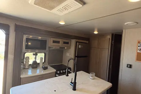 Joe's Coachmen 320BHDS Travel Trailer