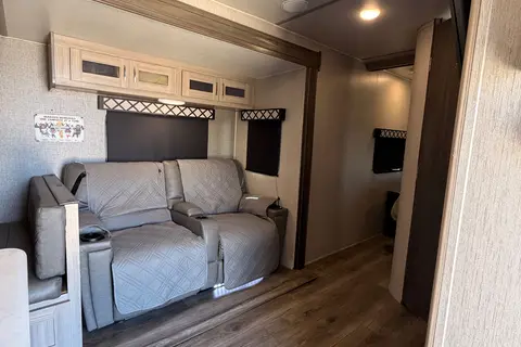 Joe's Coachmen 320BHDS Travel Trailer