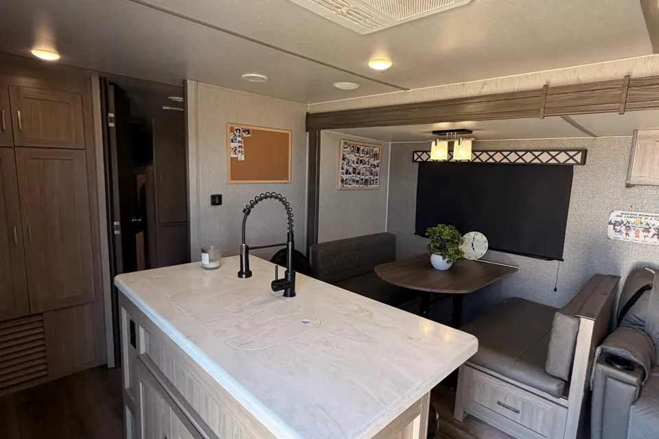 Joe's Coachmen 320BHDS Travel Trailer