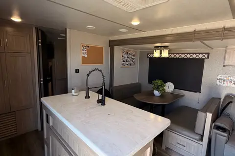 Joe's Coachmen 320BHDS Travel Trailer