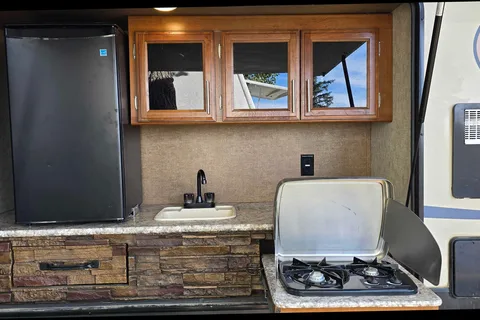 Super Spacious Bunk-House Travel Trailer