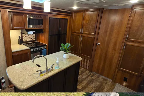 Super Spacious Bunk-House Travel Trailer