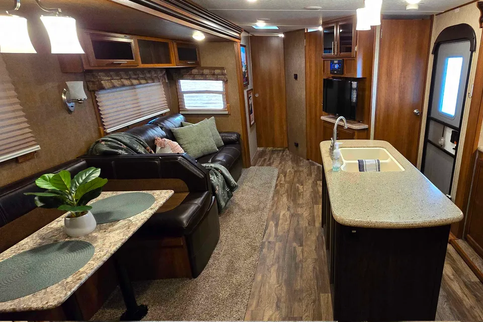 Super Spacious Bunk-House Travel Trailer