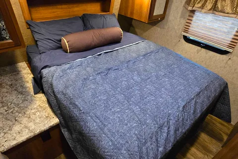 Super Spacious Bunk-House Travel Trailer