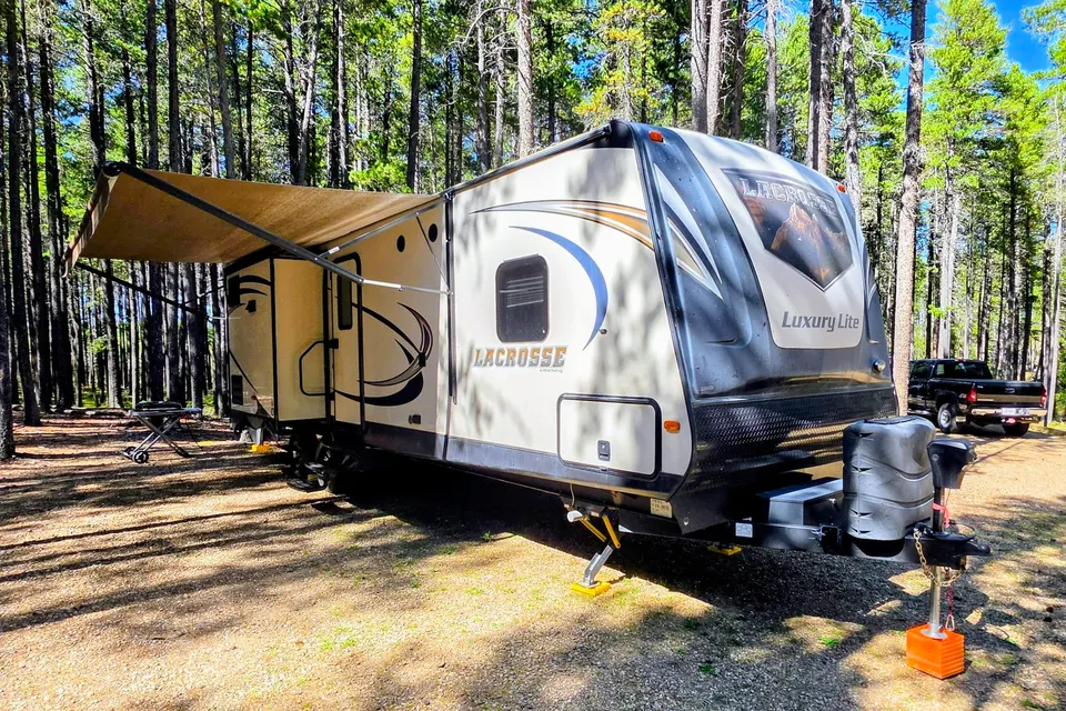 Super Spacious Bunk-House Travel Trailer
