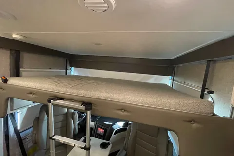 2 Bath- Class A Entegra Coach Visión xl CL40