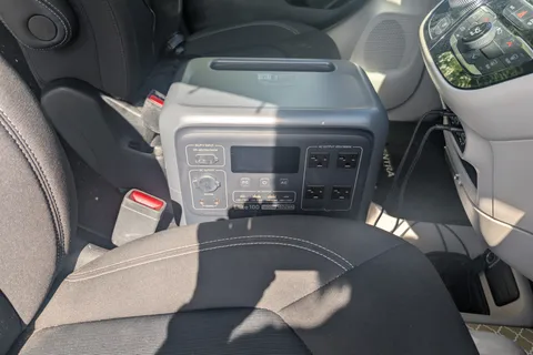 INDIE, notre Chrysler Grand Caravan 2023 aménagée pour vivre vos aventures !
