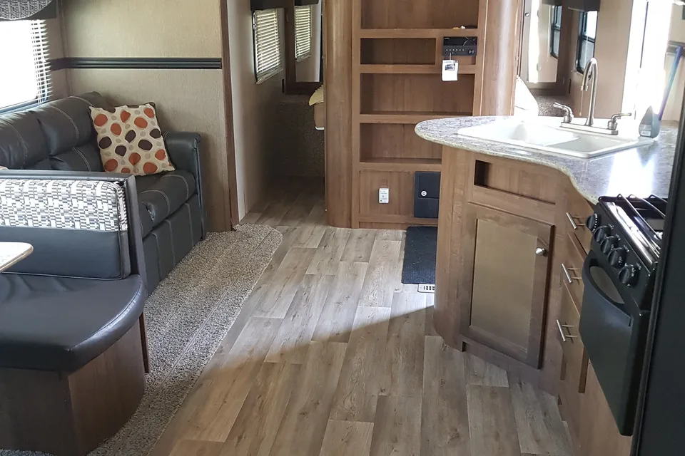 Hidden Gem RV Cottage - Private beach