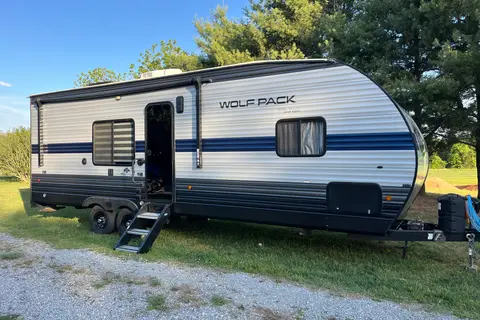 Dale Hollow Toy Hauler