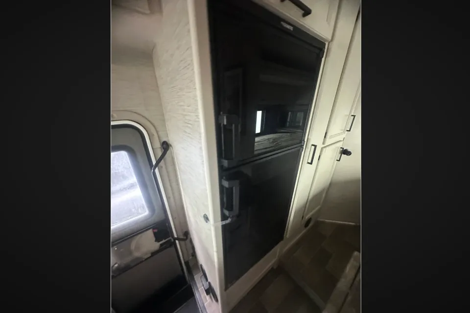 C8 2022 Thor Motor Coach Chateau