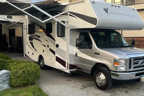 Myles's Adventurer Manufacturing 2017 ford E350 Adventurer Class C 23’ RV Class C