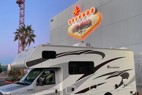 Myles's Adventurer Manufacturing 2017 ford E350 Adventurer Class C 23’ RV Class C
