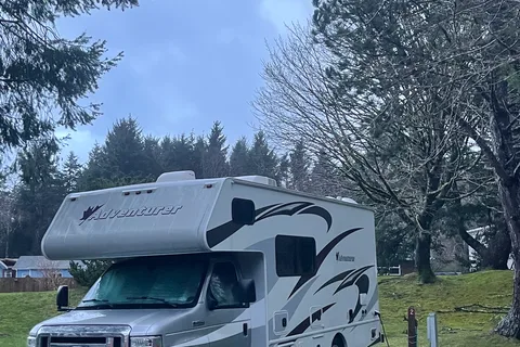 Myles's Adventurer Manufacturing 2017 ford E350 Adventurer Class C 23’ RV Class C