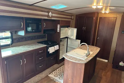 Delivery Available | Family Camper | Outdoor Kitchen | 2 Slide-outs | Sleeps 6