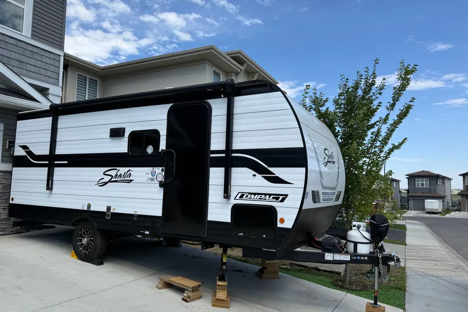 Shasta's Brand new 2026 20' Travel Trailer
