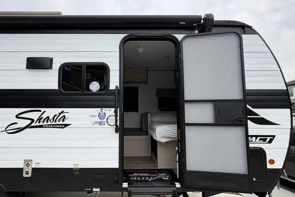 Shasta's Brand new 2026 20' Travel Trailer