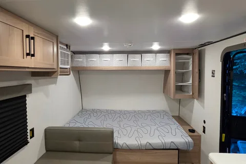 Coleman 17B Travel Trailer