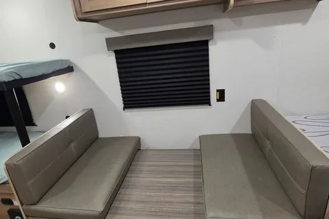 Coleman 17B Travel Trailer