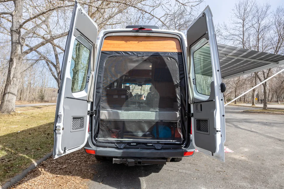 Meet Snoopy – Your Adventure-Ready Roadtrek Sprinter Van!