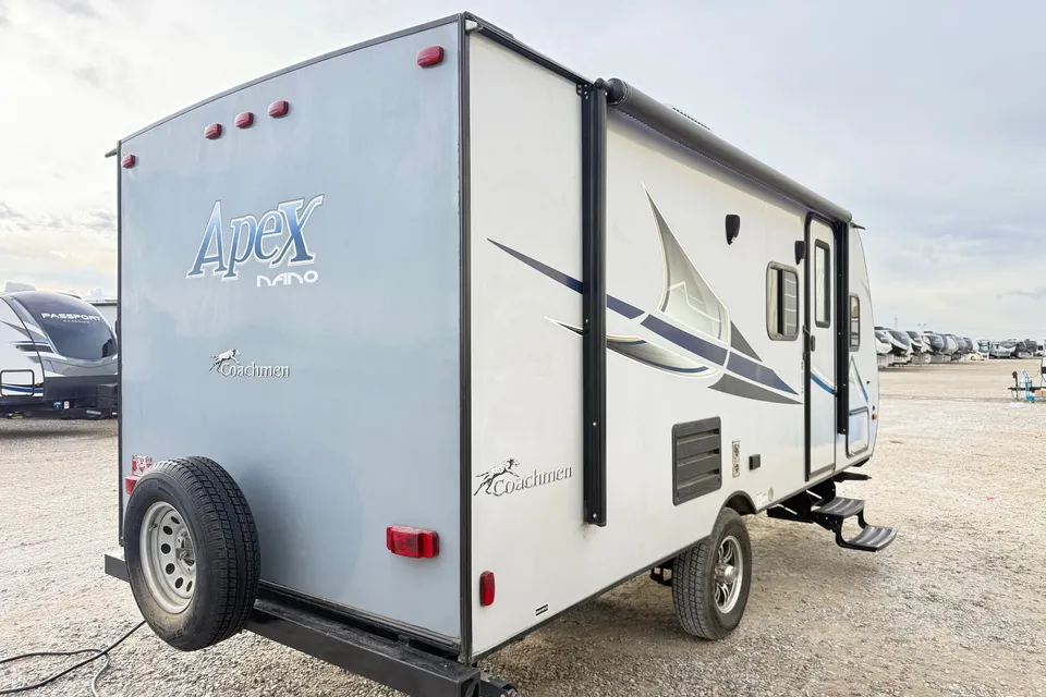 Light weight family friendly Coachmen Apex Nano 193bhs Travel Trailer