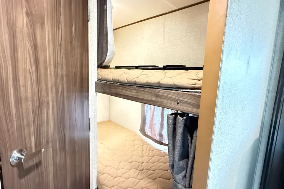 Light weight family friendly Coachmen Apex Nano 193bhs Travel Trailer