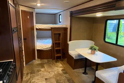 Just Add Marshmallows | Sleeps 7 Family Bunkhouse