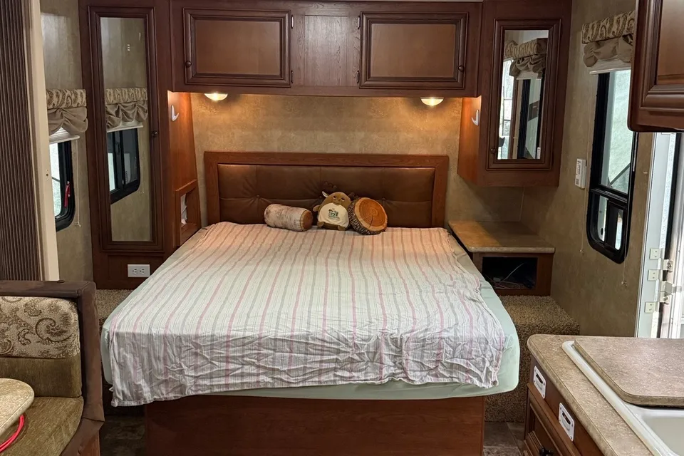 WestK Spacious Bunkhouse with Dinette Slide **DELIVERY ONLY**