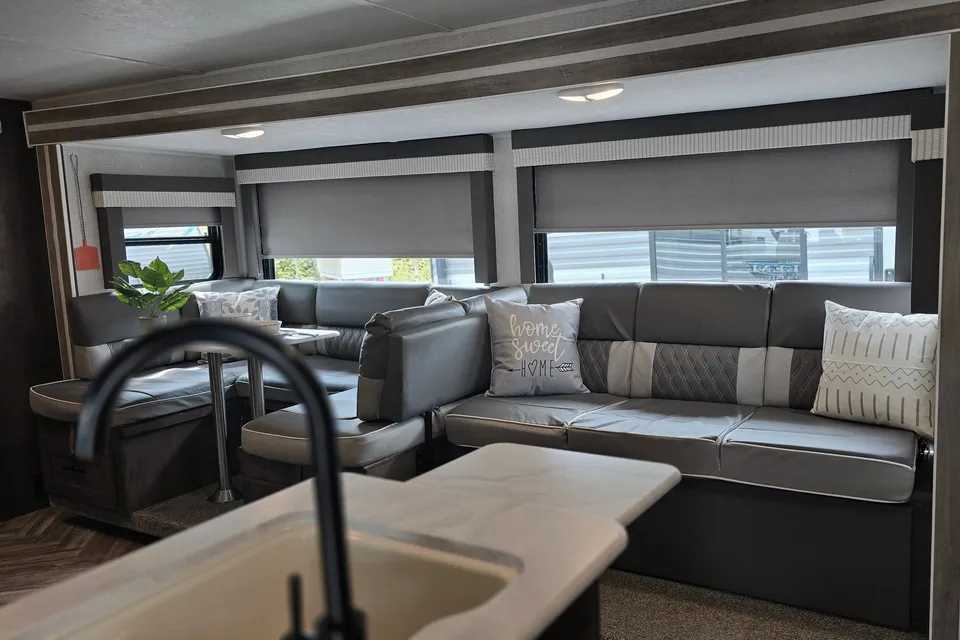 2022 Forest River Salem Cruise Lite Travel Trailer sleeps 10