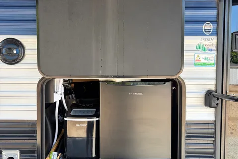 Luxury  Greywolf 26DBH Travel Trailer with fireplace