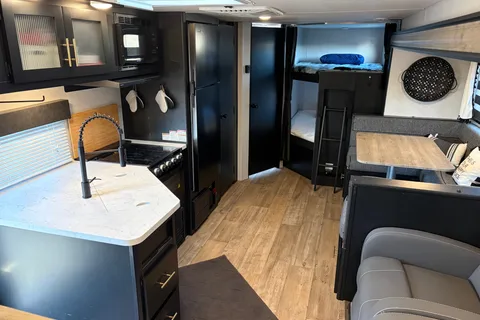 Luxury  Greywolf 26DBH Travel Trailer with fireplace